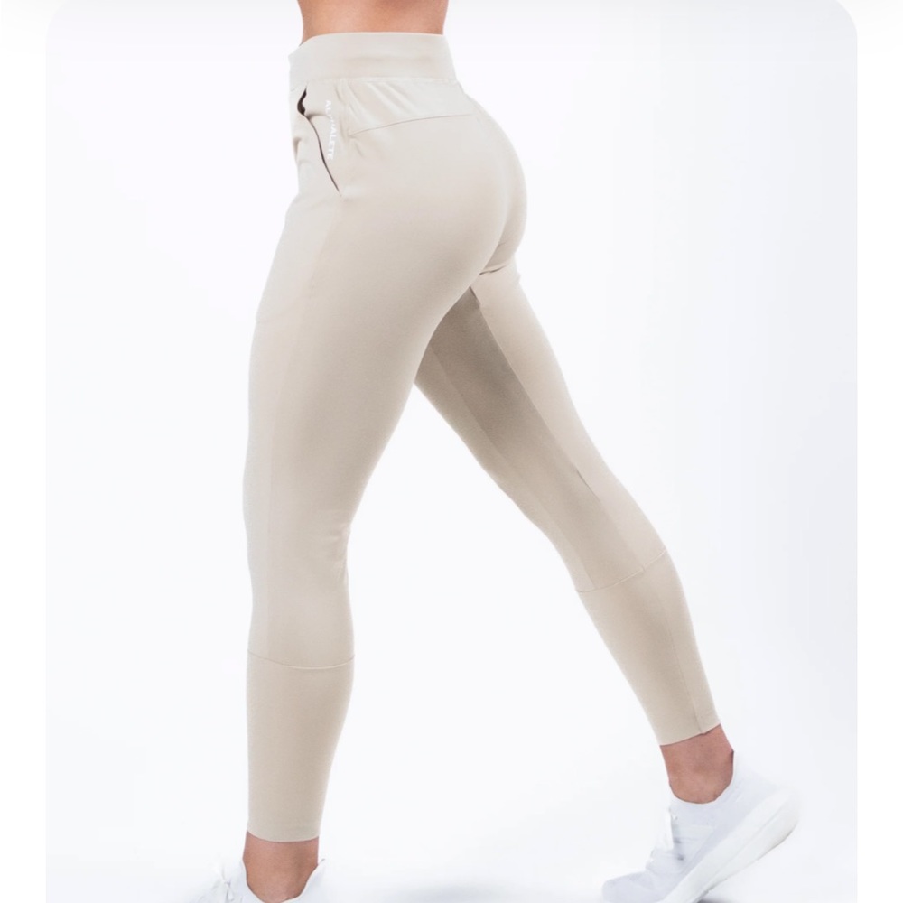 Trace Joggers Alphalete